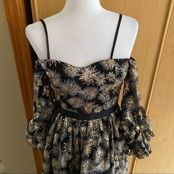 Aqua x Zendaya • Firework Sequined Cold Shoulder Gown - Picture 4 of 15